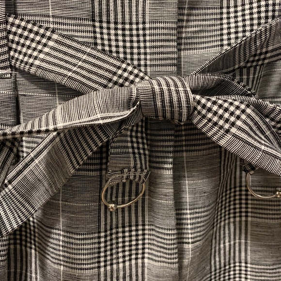 Sienna Belted Paperbag Short - Picture 3 of 5